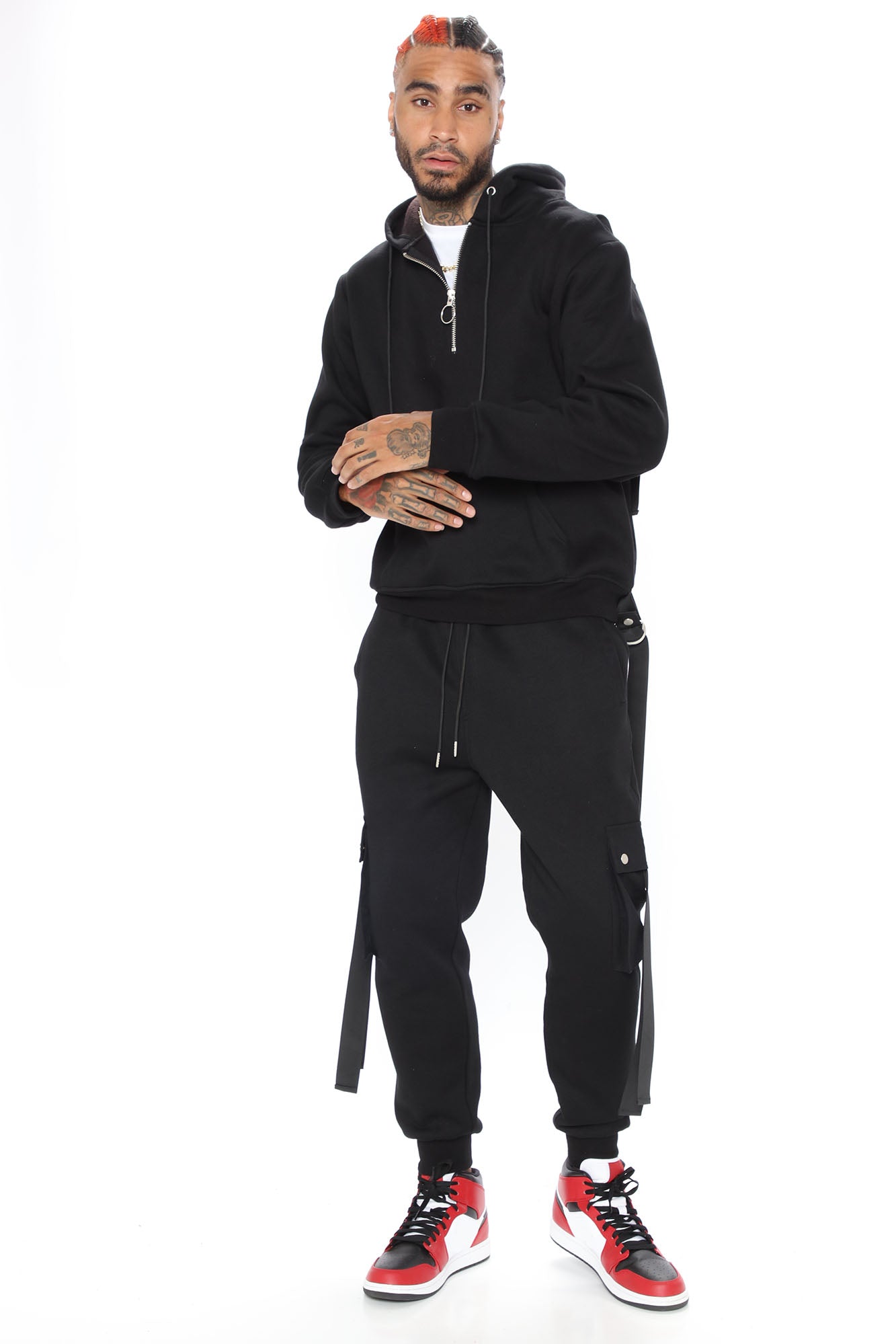 08-18-20Studio1_CE_DJ_09-30-25_54_RH03102024_Black_3_RG.jpg