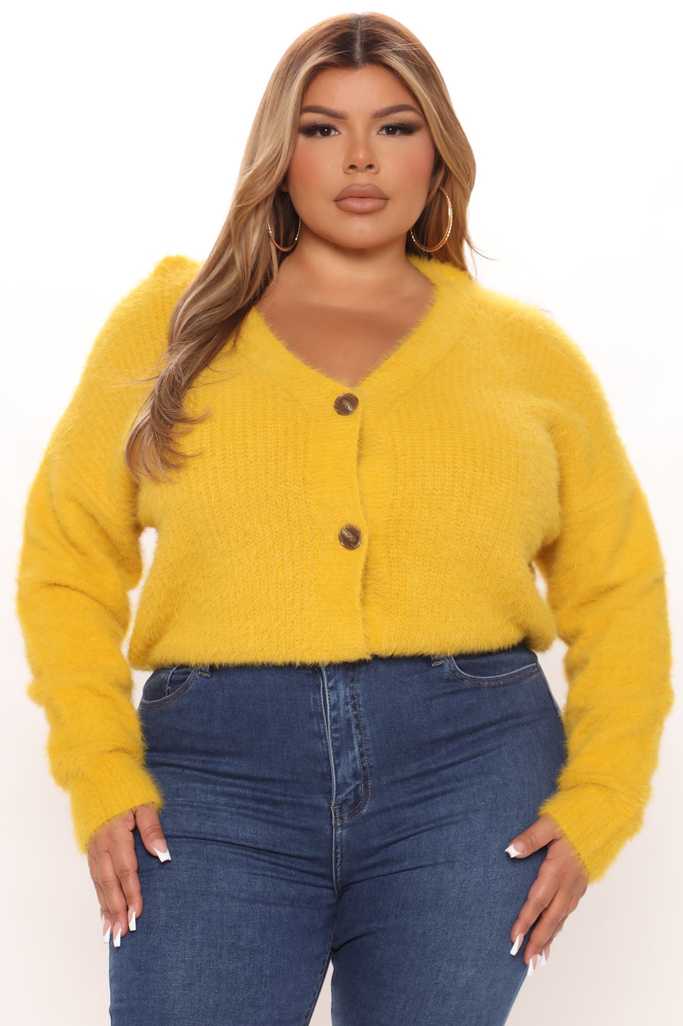 10-04-21Studio3_RT_RL_14-00-19_30_DZ20G936_Yellow_5335_PLUS_PB.jpg