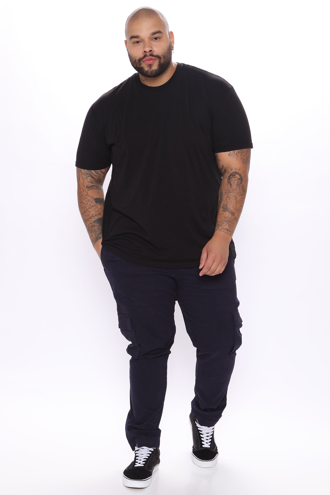 10-06-20Studio3_RT_SD_13-28-35_52_1PANT008_Navy_1065_PLUS_NT.jpg