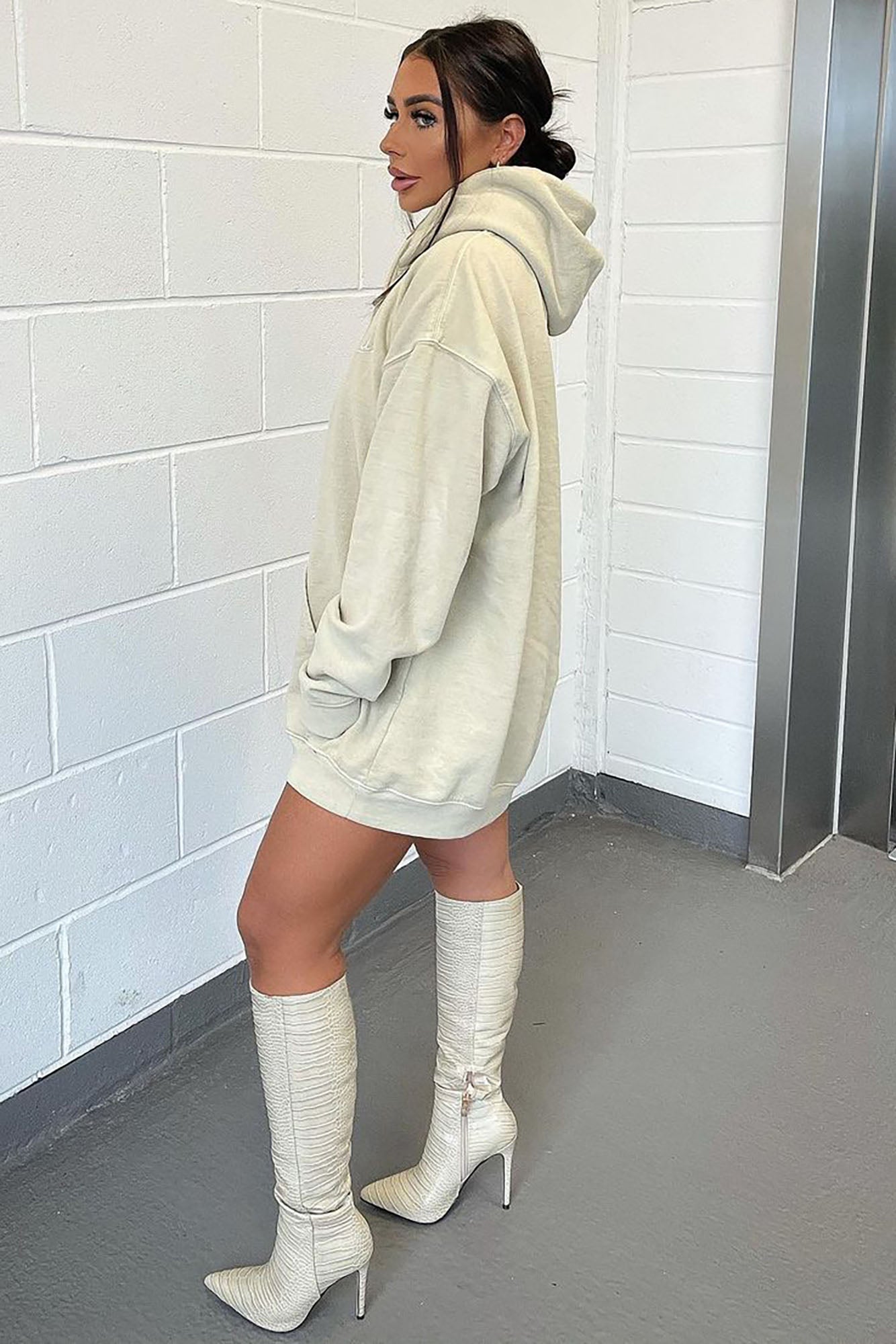 You_reElectricHeeledBoots-Nude_3__MER.jpg
