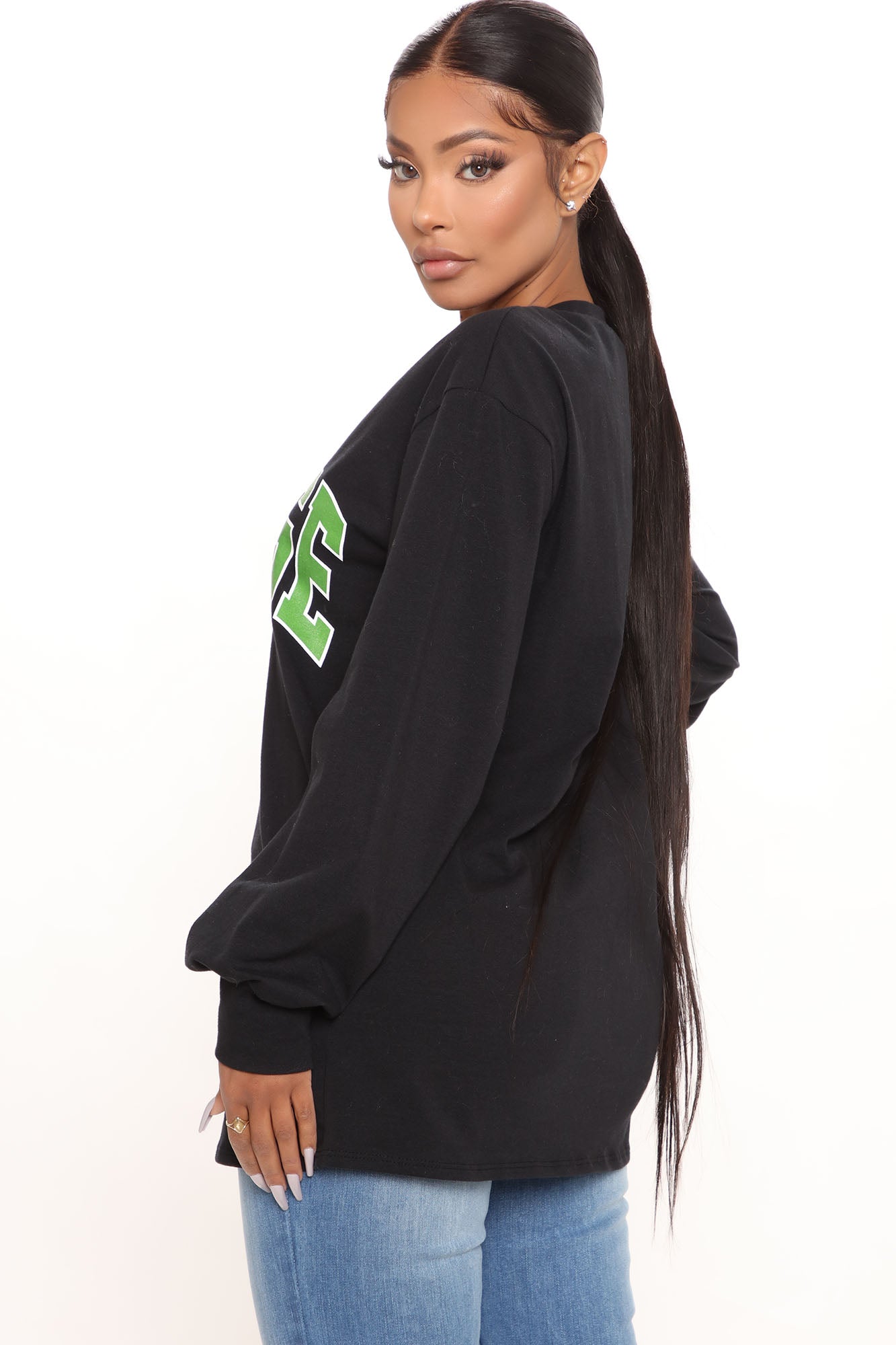 12-11-20Studio1_RM_ON_13-40-55_24_T2743_BlackGreen_3722_RA.jpg